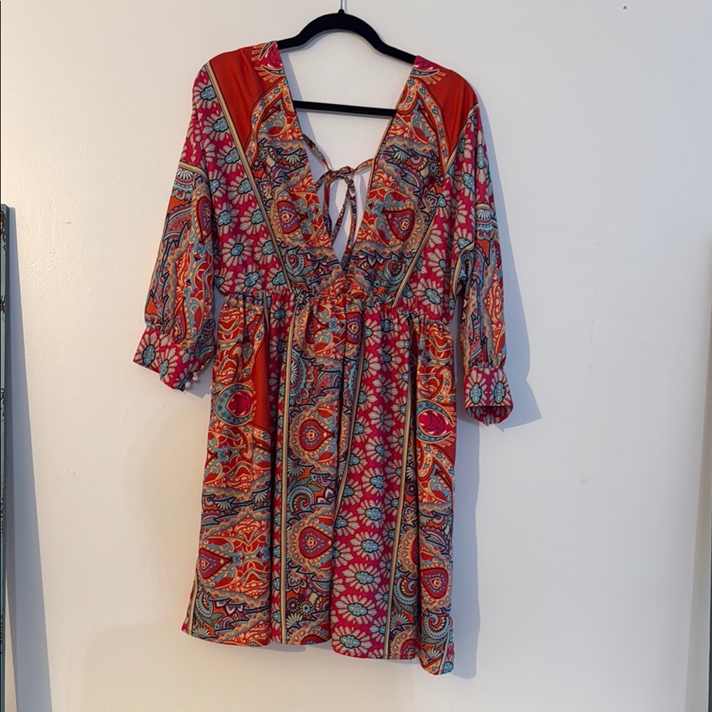 Cupshe Tie back V-Neck Sundress comfy with elastic waist band and lose cut.
